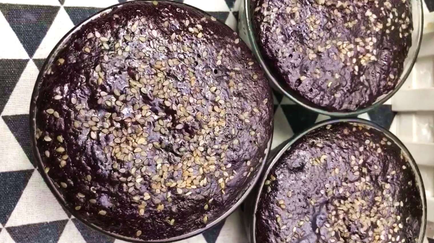 黑米不要熬粥了,教你做黑米面包,香甜软糯,大人孩子都爱吃