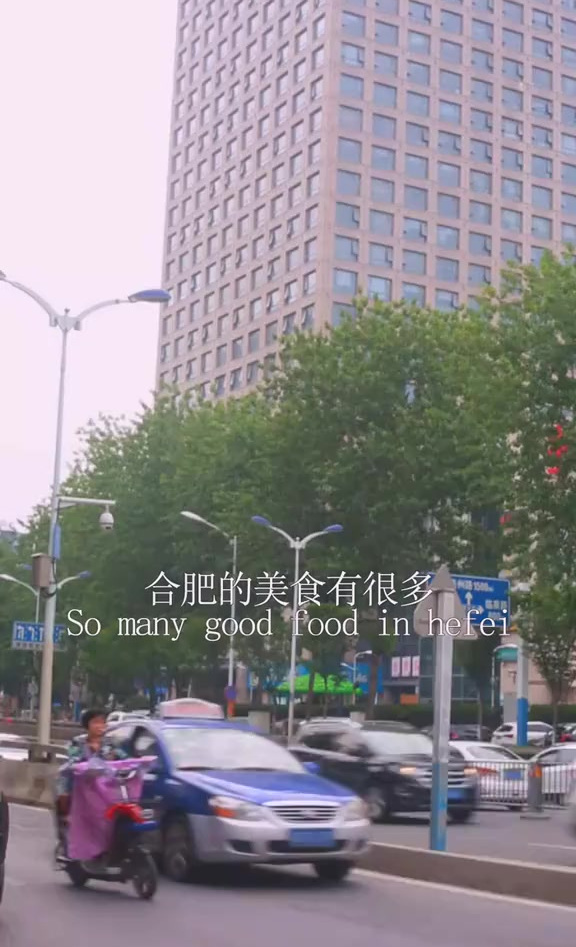 烤鸭皮薄酥脆,味道一级棒,吃了都说照!