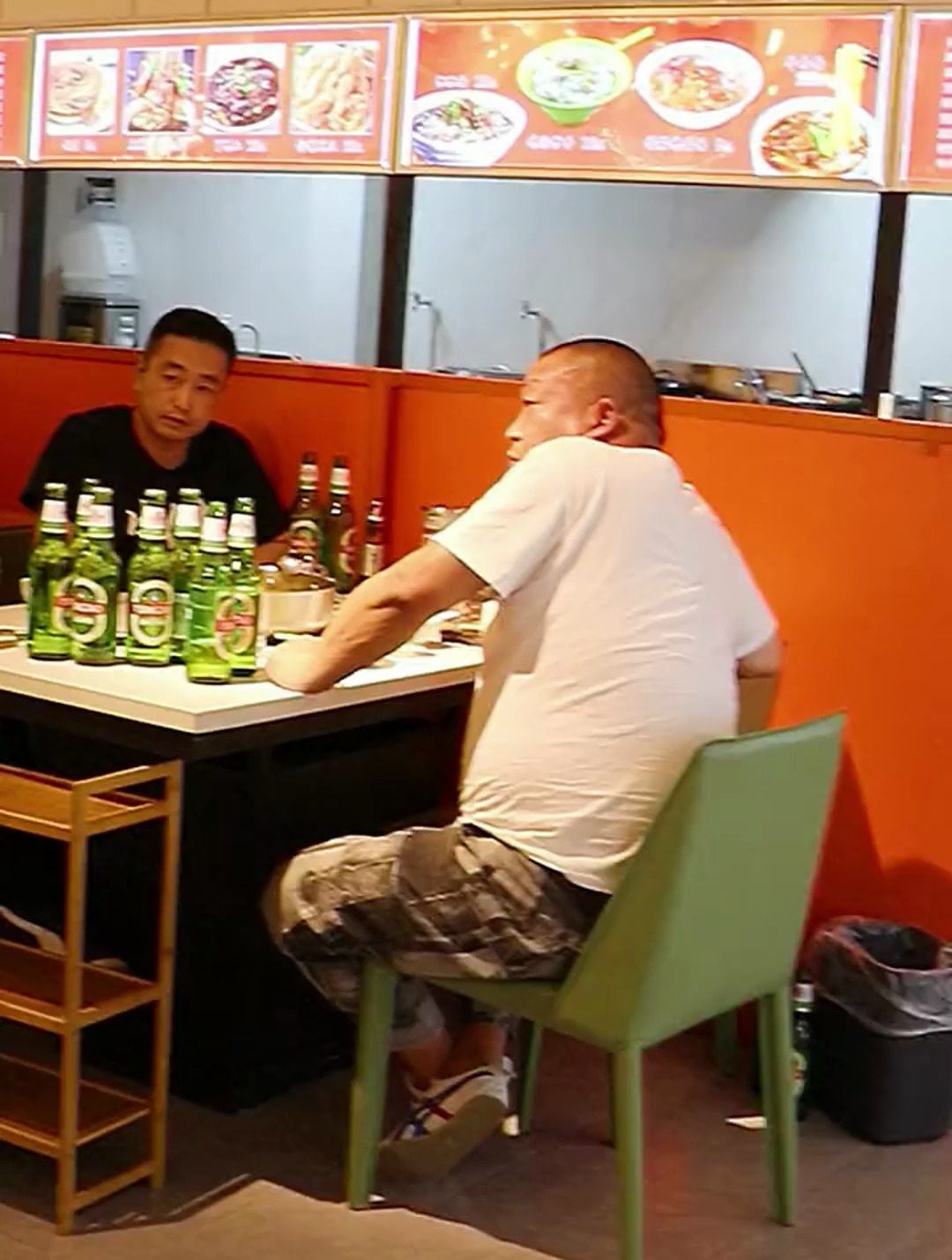 张记老店成都串串香的酸菜鱼串串味道真够劲