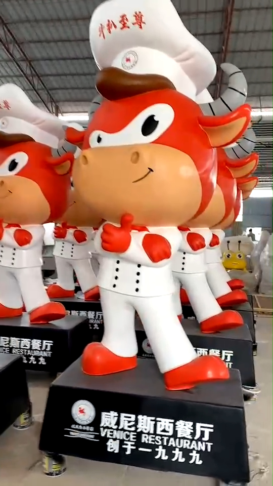 玻璃钢卡通牛公仔雕塑,连锁餐厅卡通吉祥物美陈摆件