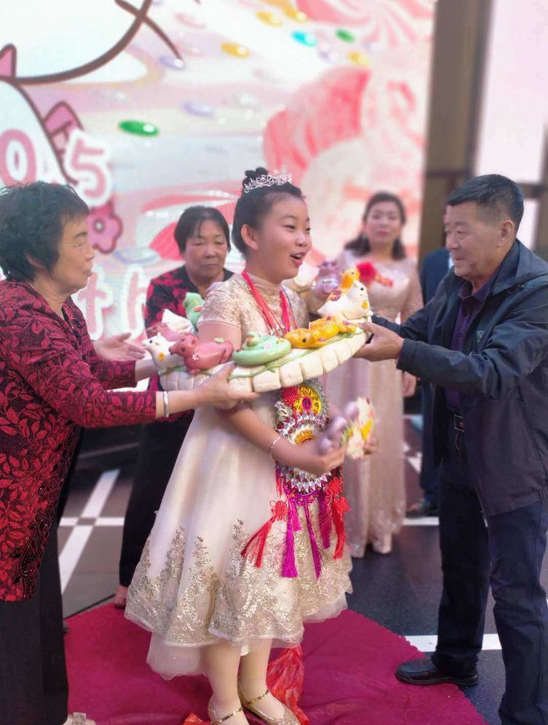 孩子十二岁大生日,卸锁仪式圈馍花馍不能忘了做