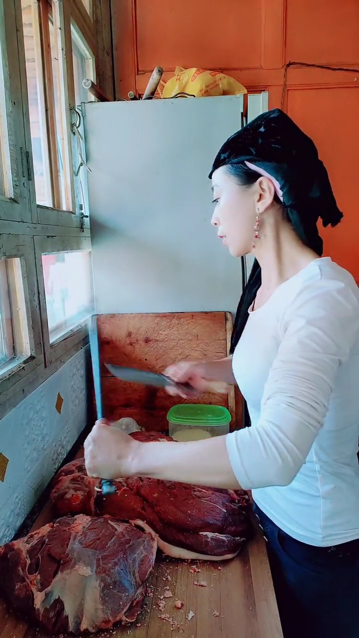 第一次到回族,小姨做了最硬的菜,恕我直言,能嫁到回族就好了!