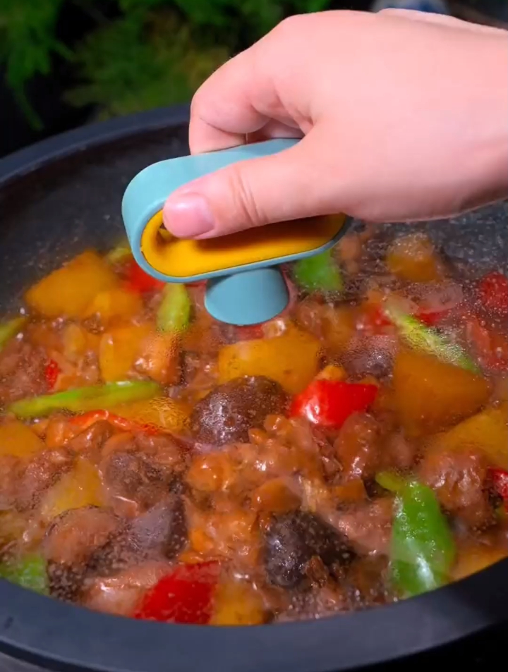 孩子挑食了,你就给他做这个黄焖鸡米饭,一顿能多吃两大碗
