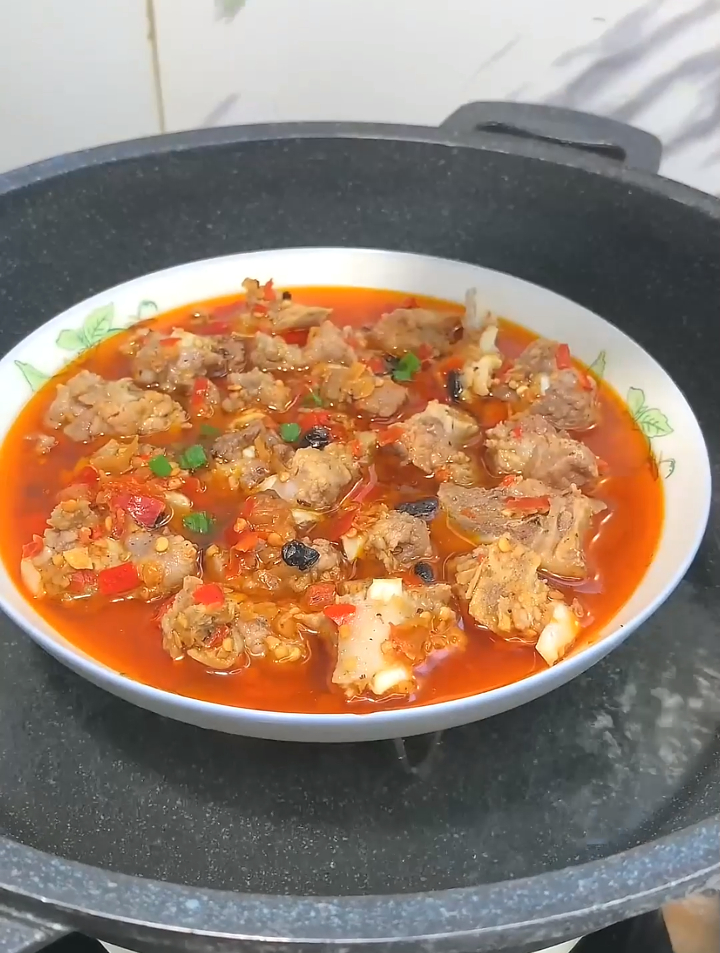 爱吃辣的朋友看过来,排骨你试试这样做,简单好吃又下饭 家常菜