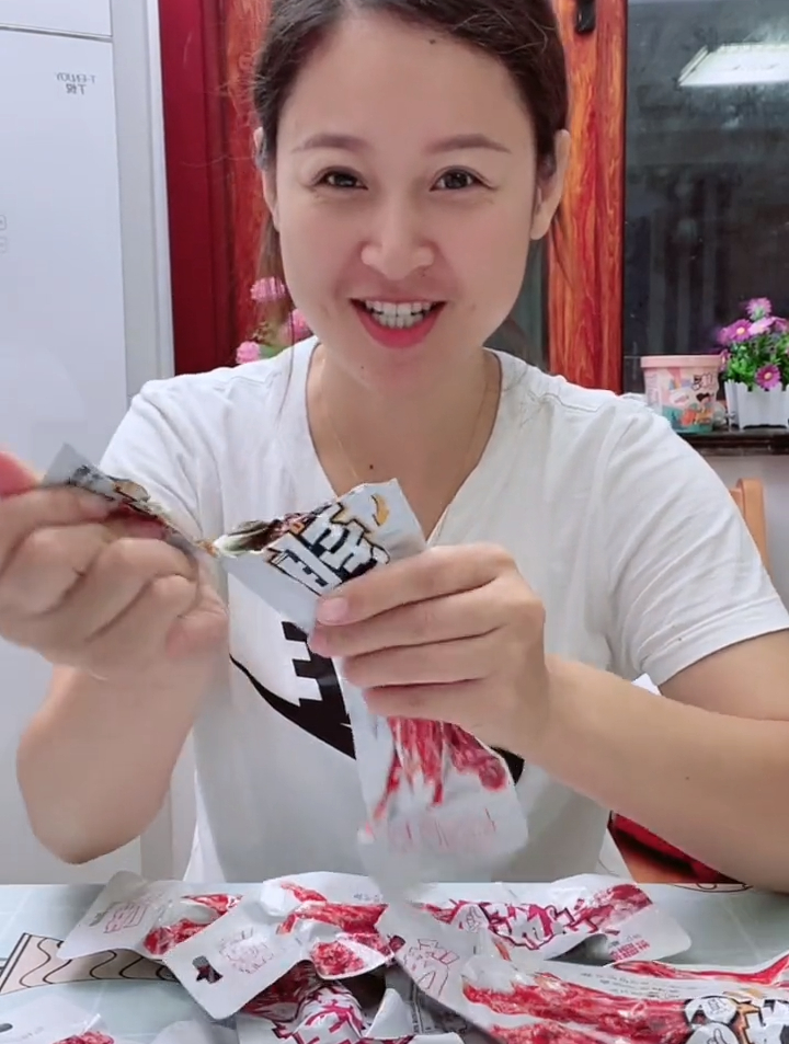 这款鸭脖子家人一定要尝尝,太好吃了,都是独立包装!