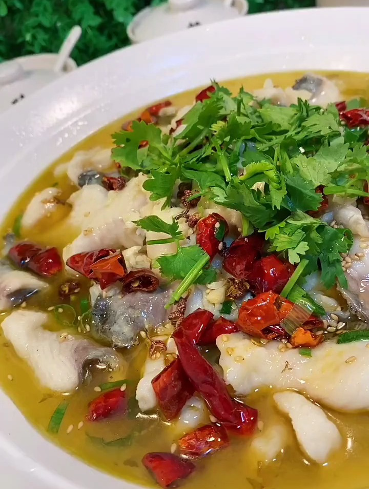为什么饭店里的酸菜鱼那么好吃,今天我来为你分享我个人的做法