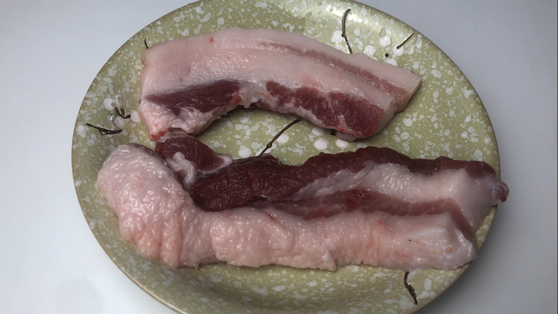 市场上有3种猪肉不能买，别不当回事，买回来也不能吃，都学学