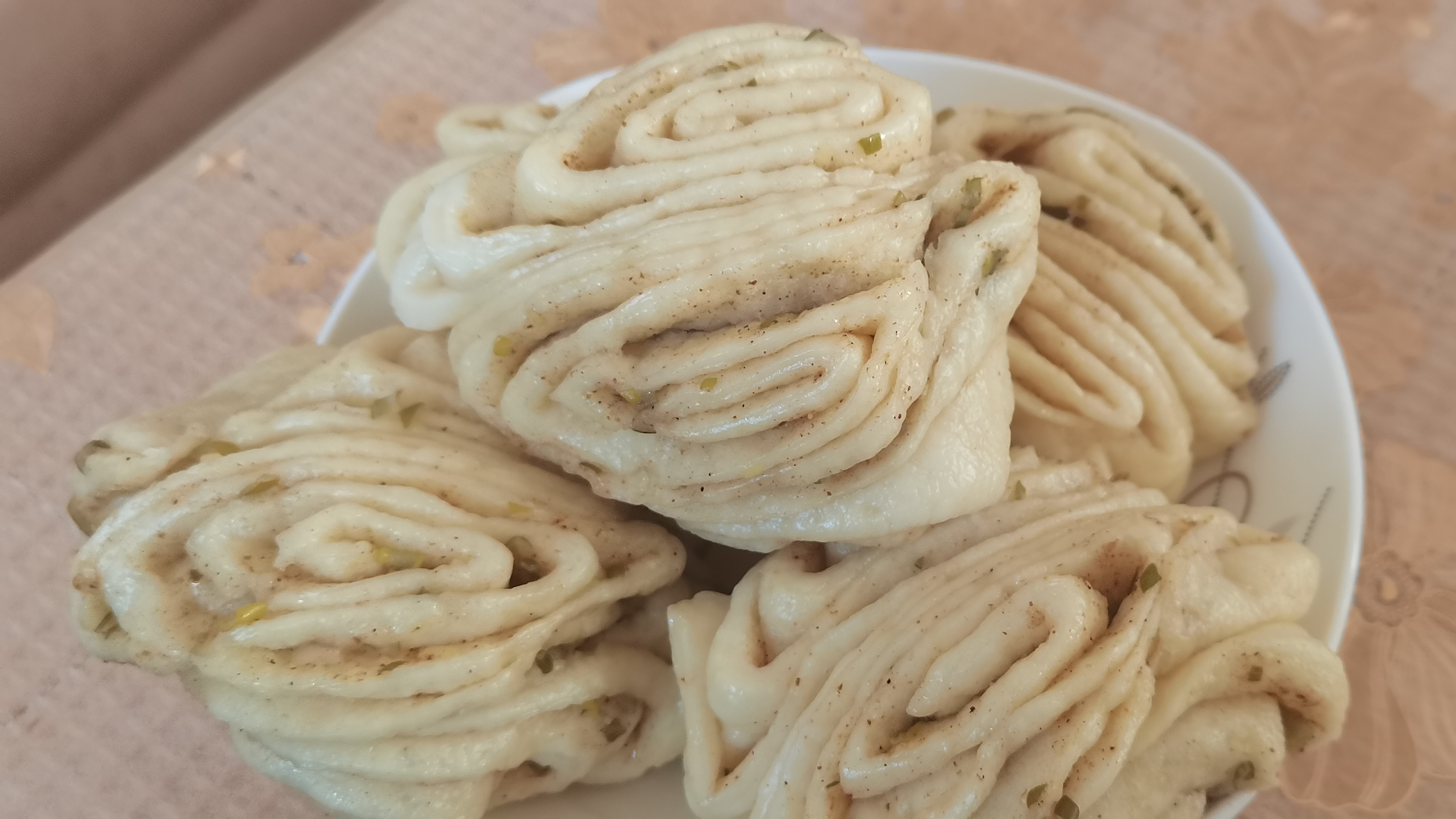 做花卷不会卷?一根筷子拧起来,两分钟教会你做好看又好吃的美食