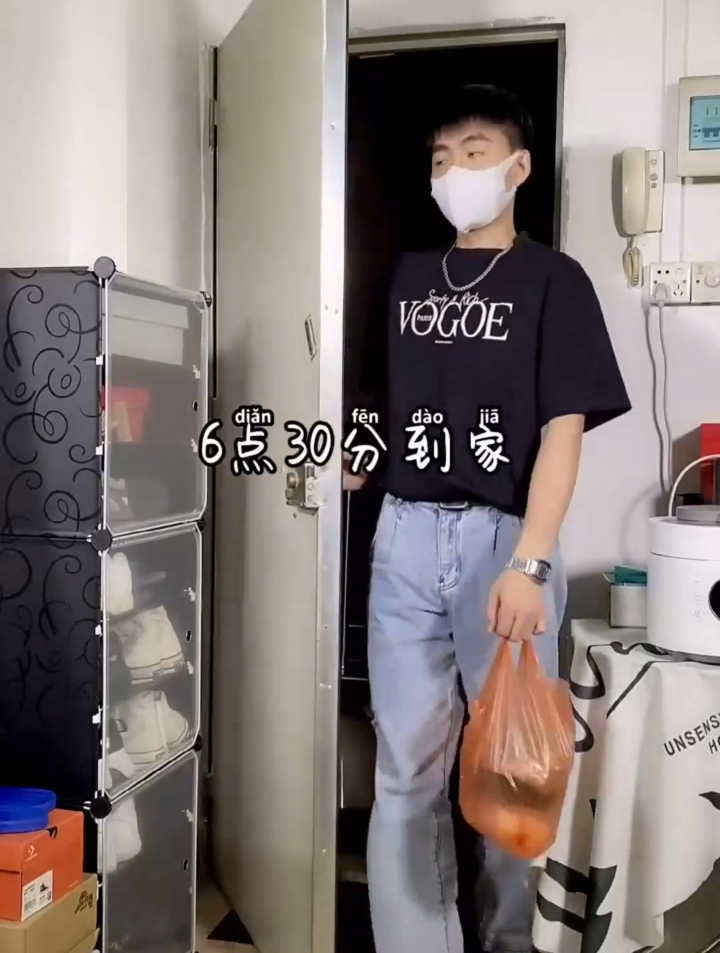 今日花了28。8应盖饭哥要求做了青椒肉丝盖饭紫菜汤