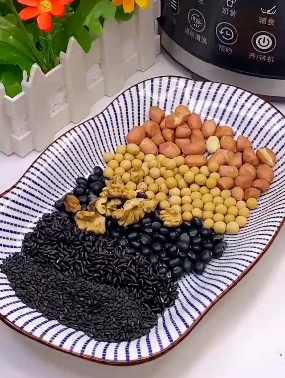 想要孩子聪明过人个子高,这个食谱一定要收藏,健脑益智营养粥