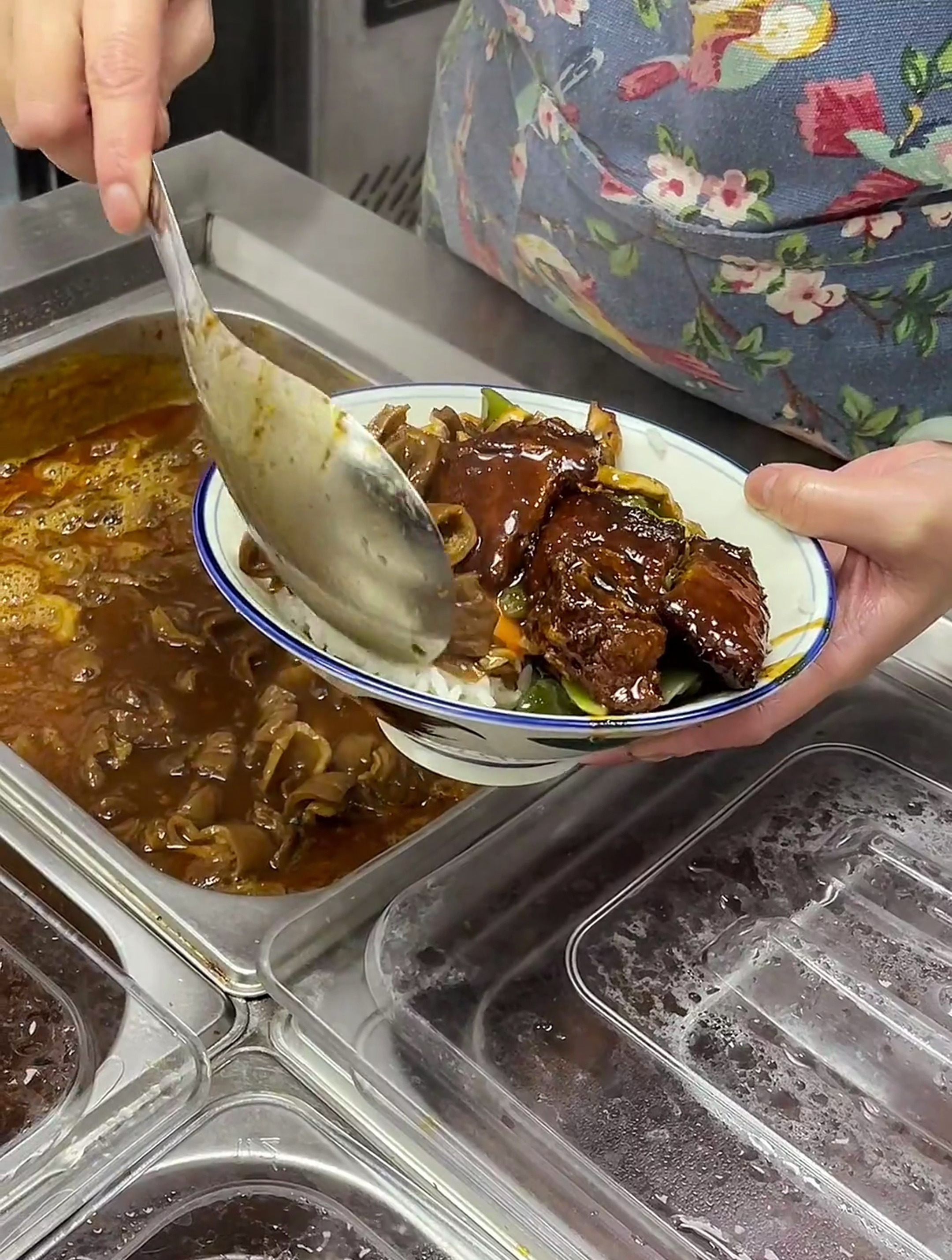 都说肥肠卤得好,其他卤味错不了