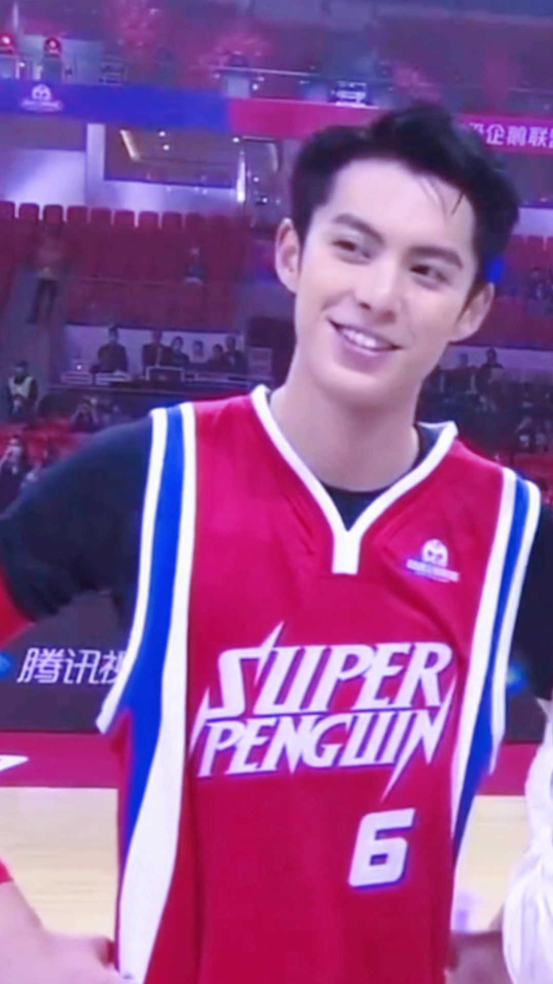 棣棣打球真帅,值得考古的超企鹅联盟!