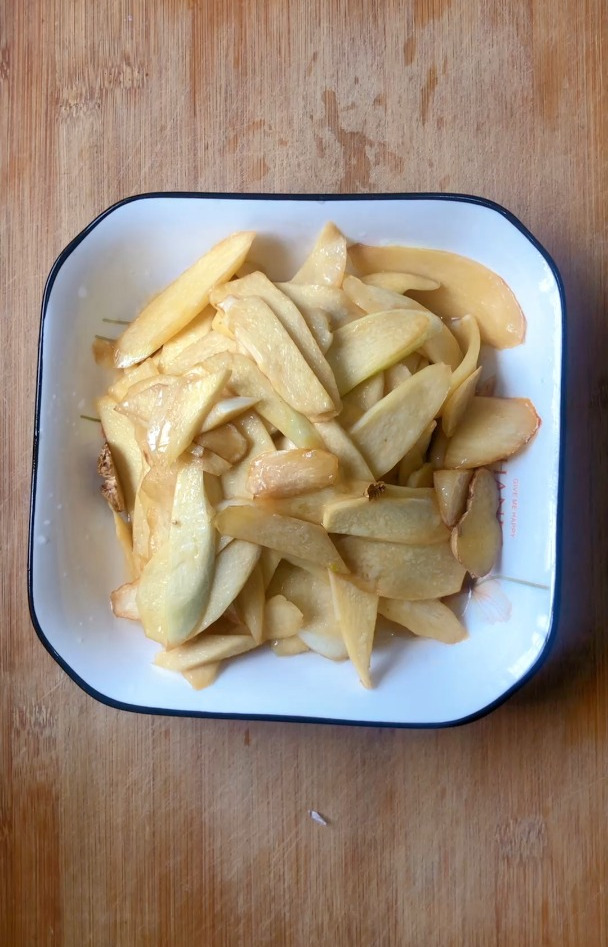 美食家常菜谱大全做法,分享一道清炒茭白