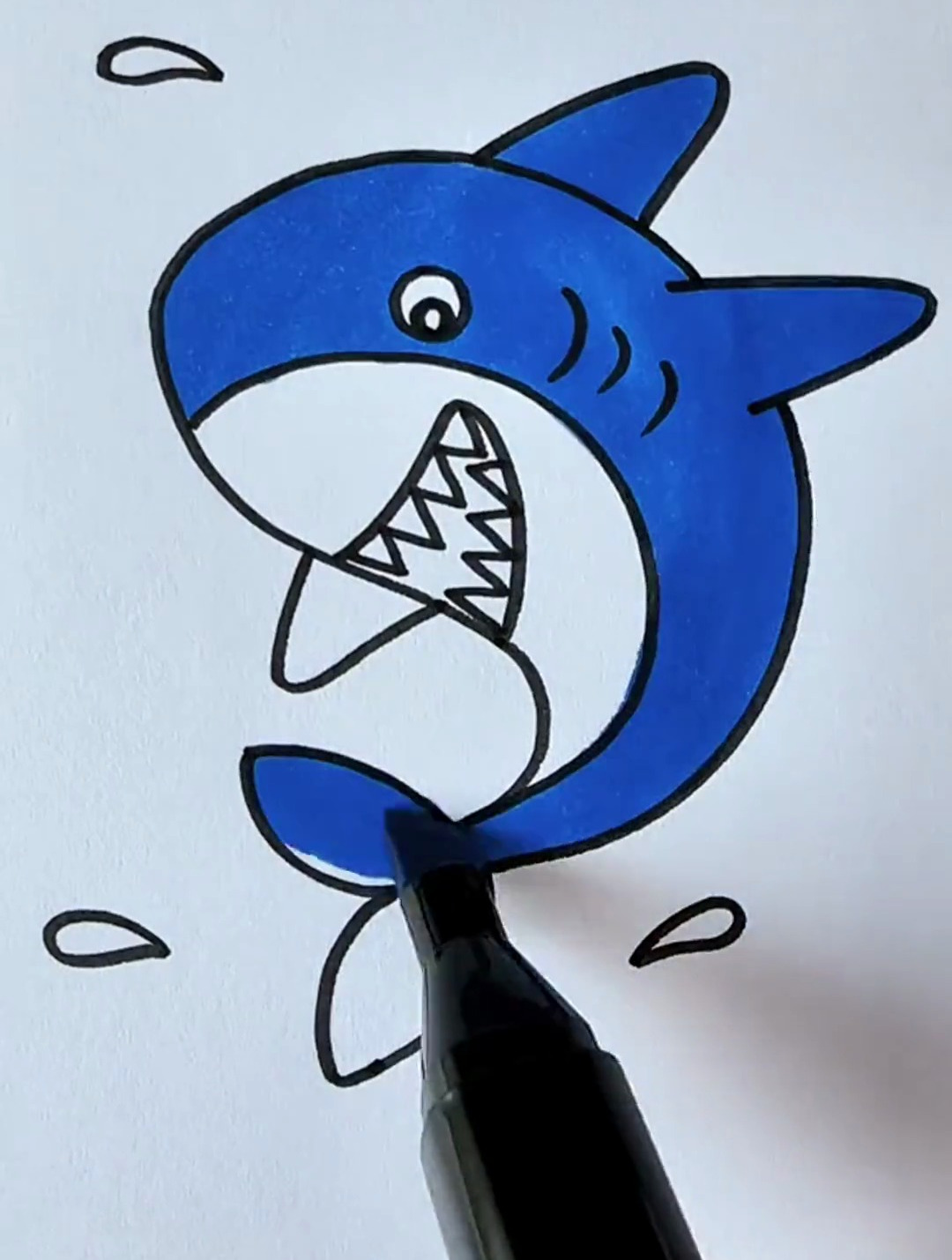 一起用字母S画鲨鱼