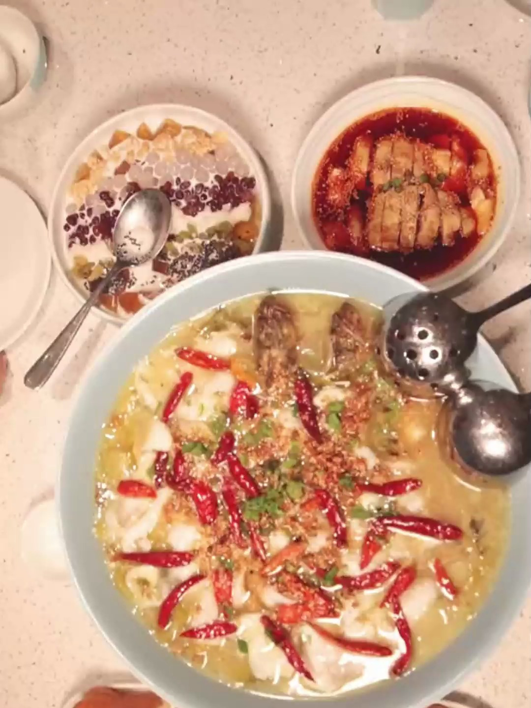 姚姚酸菜鱼 又酸又菜又多余