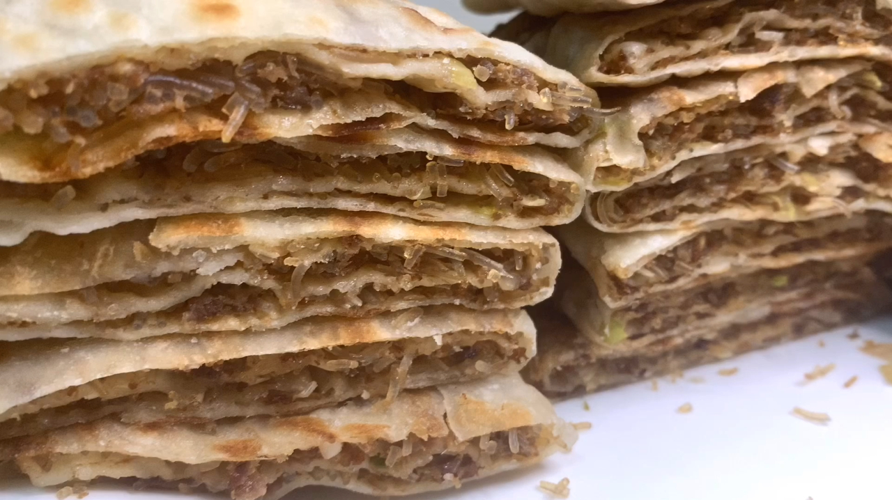 分享一下,安徽亳州当地有名的小吃,牛肉大饼。有人拿钱去学!