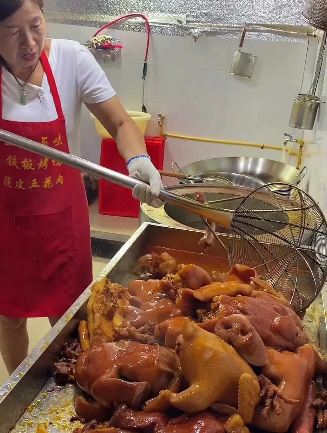 卤菜 八料 按照比例卤肉 它不香都不行