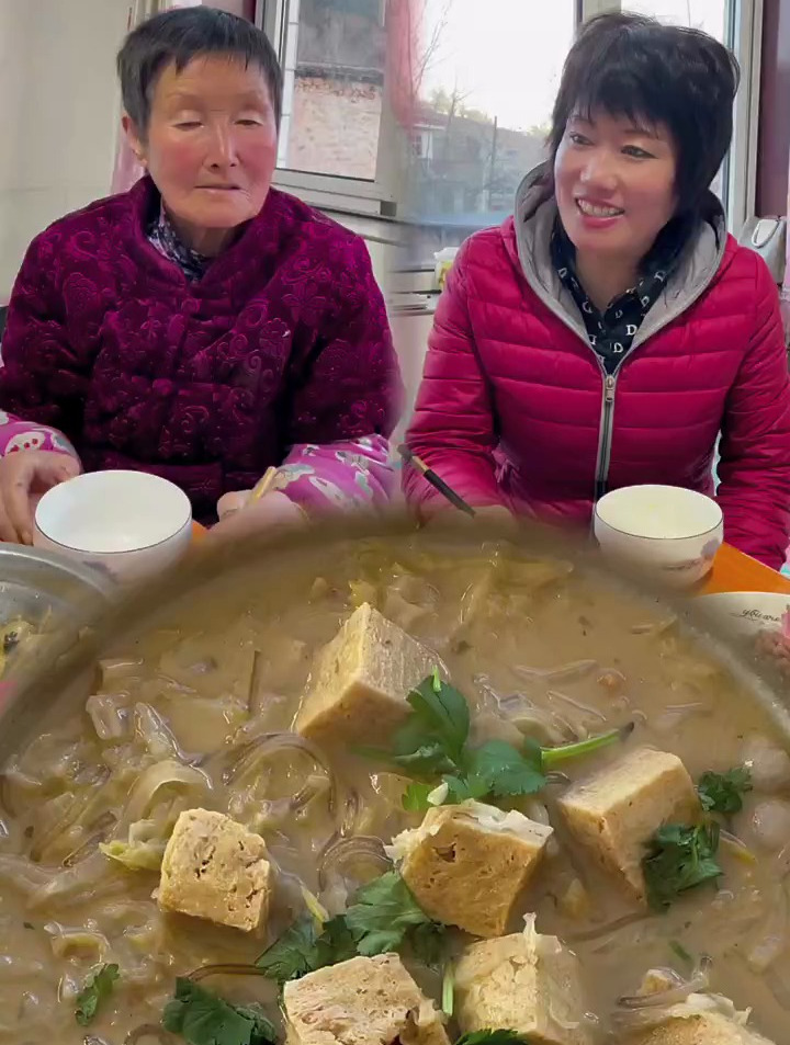 百善孝为先今天给老妈做酸菜川白肉
