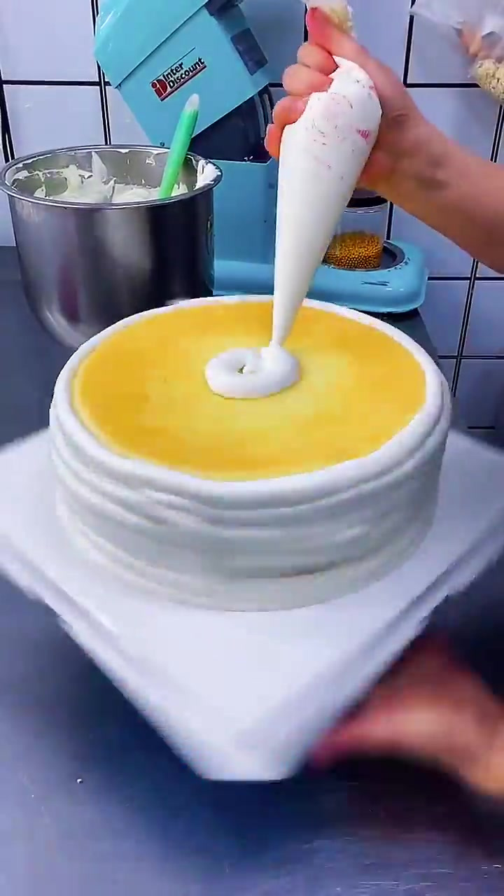 顾客来图说要个简单的鲜奶蛋糕