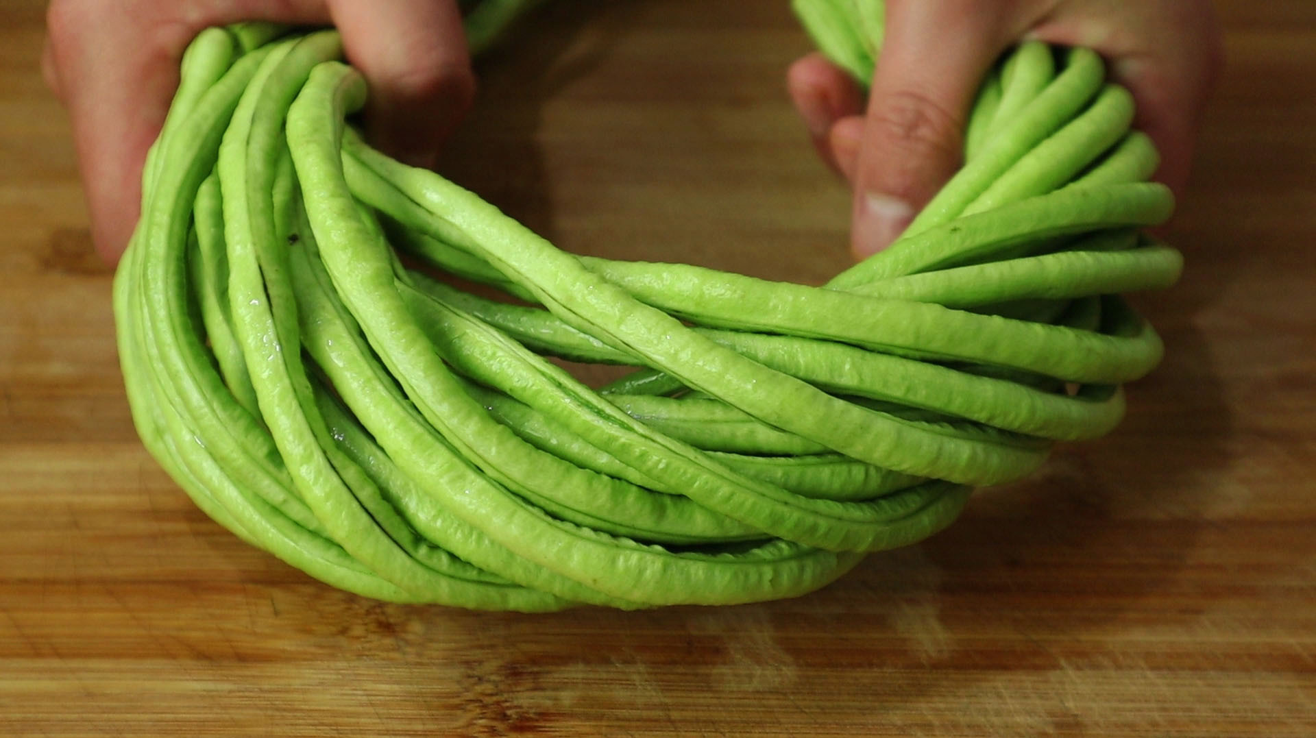 炒豆角，万万不可直接下油锅，多加一步，豆角又脆又嫩，太好吃了