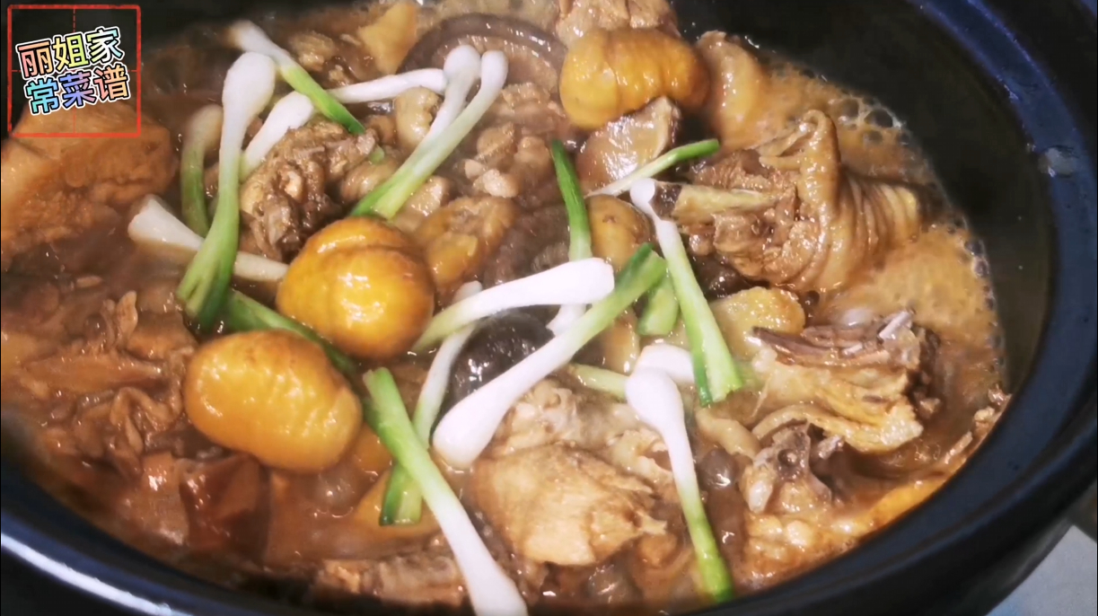 栗子香菇炖鸡,鸡肉嫩滑,看着就想吃,每次做孩子都抢着吃