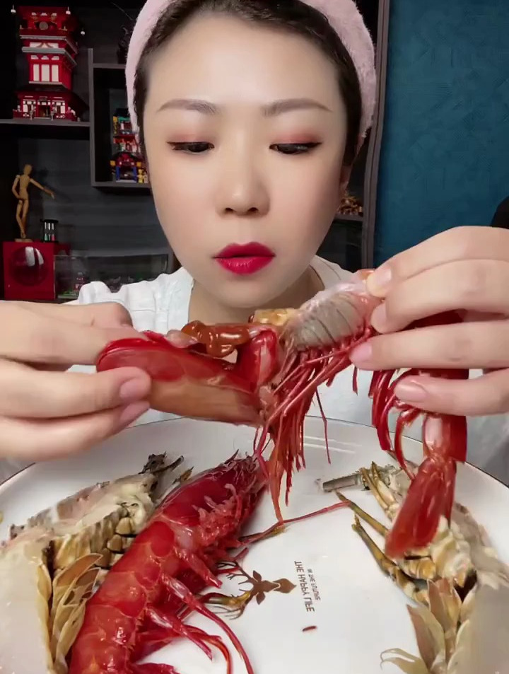 生吃小青龙 红魔虾 海鳌虾 太好吃了吧!