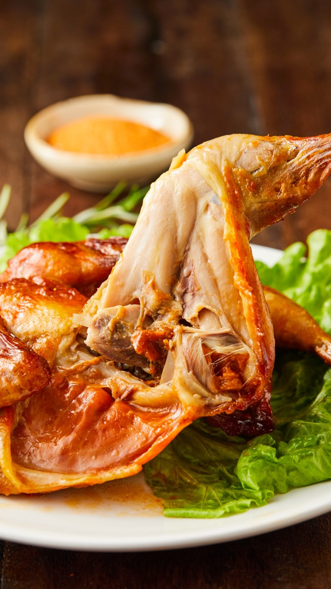 烤鸡的诱惑,无法抵抗!手撕的快感,让美味更上一层楼~