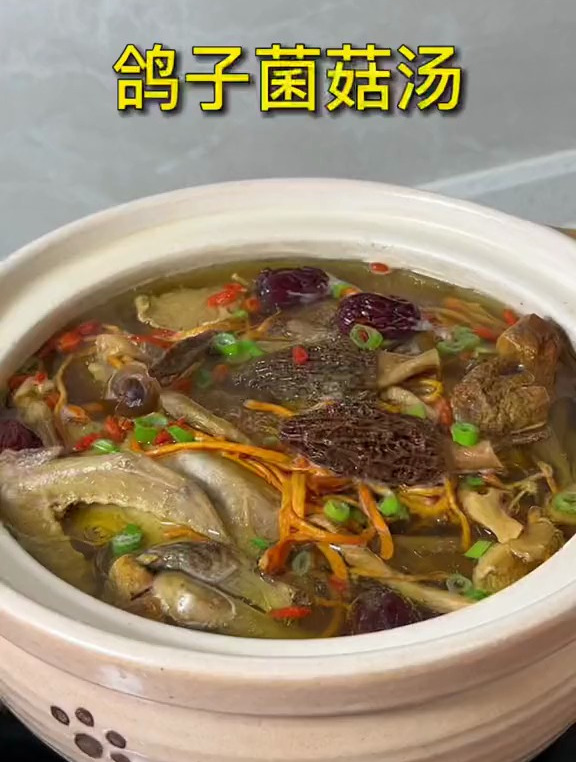 冬天气候比较干燥,我每周都会给家人煲汤喝,鲜美好喝还有营养