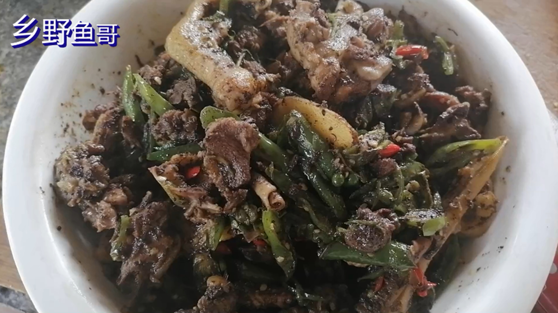 湖南邵阳正宗血酱鸭做法,小伙把配方和做法告诉你,怎么吃也不腻