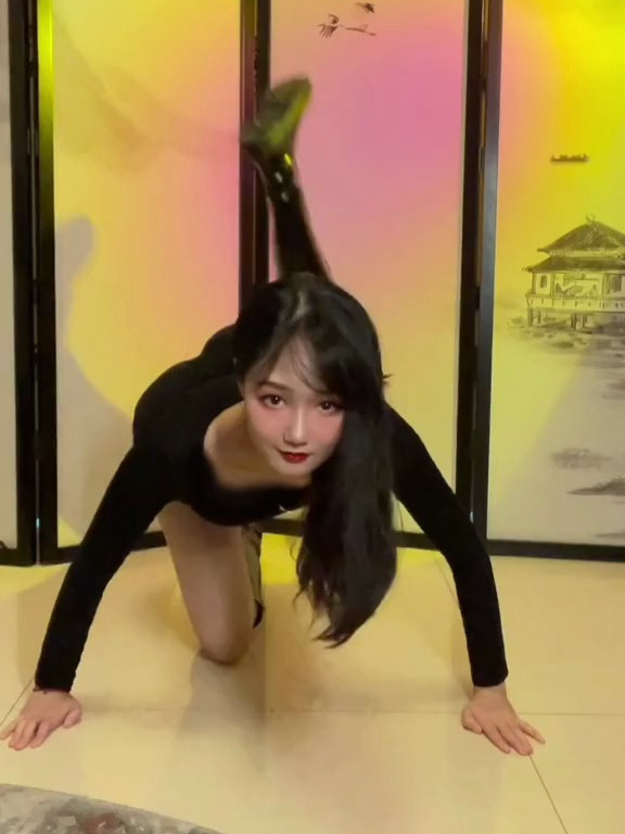 我不再是半身博主了我有腿了!