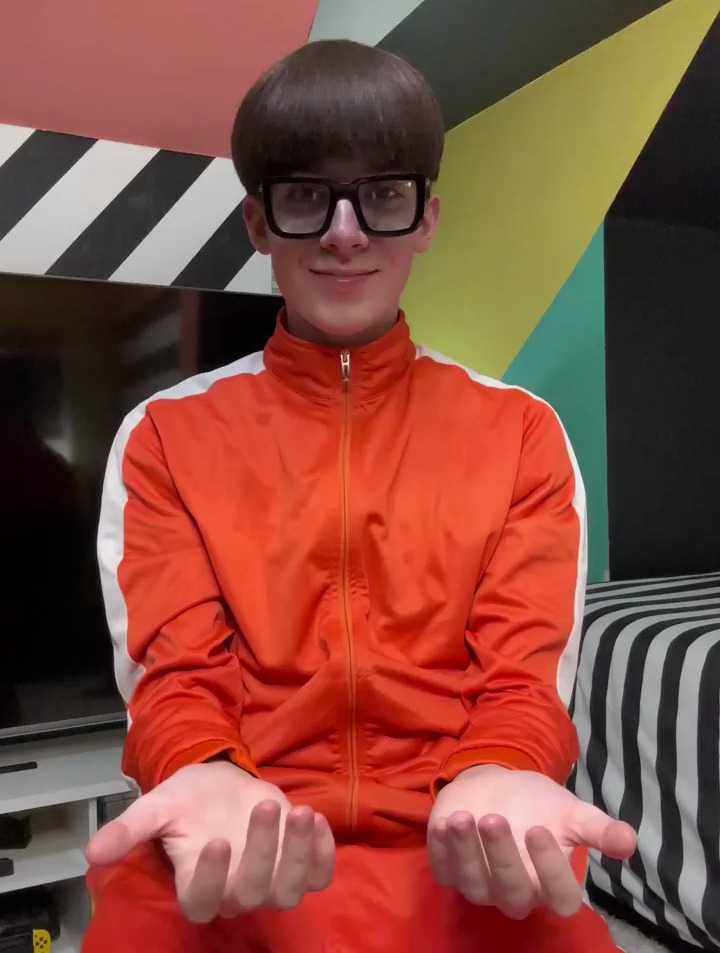 搞笑视频之神奇的鸡爪袜子