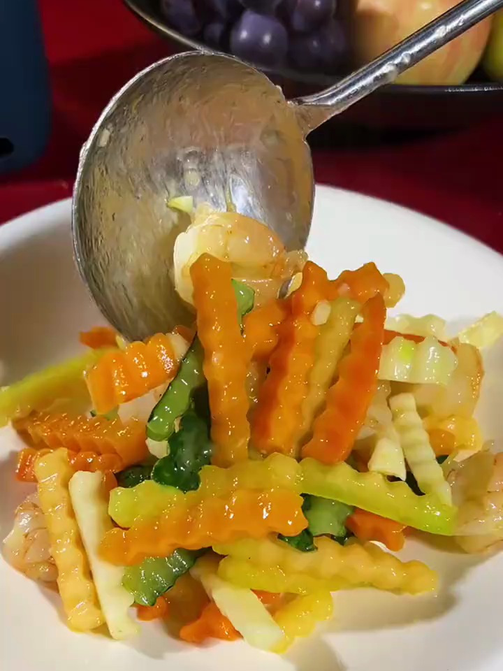 减脂餐哈密瓜炒虾球