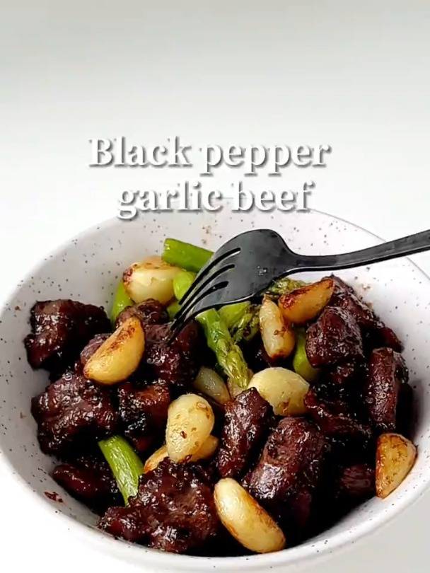 谁能拒绝这么好吃的黑椒蒜香牛肉粒啊～