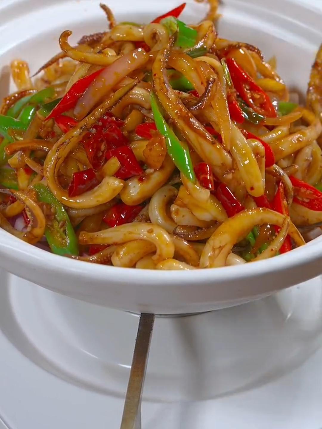 这样做的干锅鱿鱼须麻辣鲜香