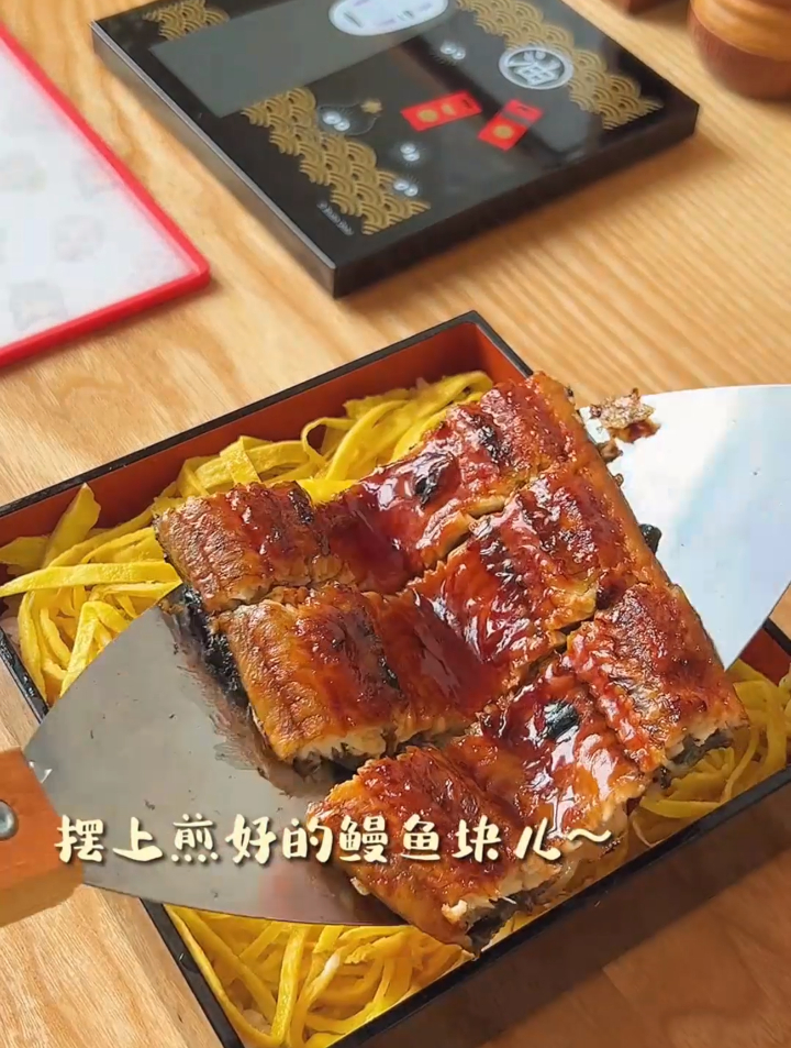 不知道这顿超精致的日式料理有没有满足弟弟的味蕾