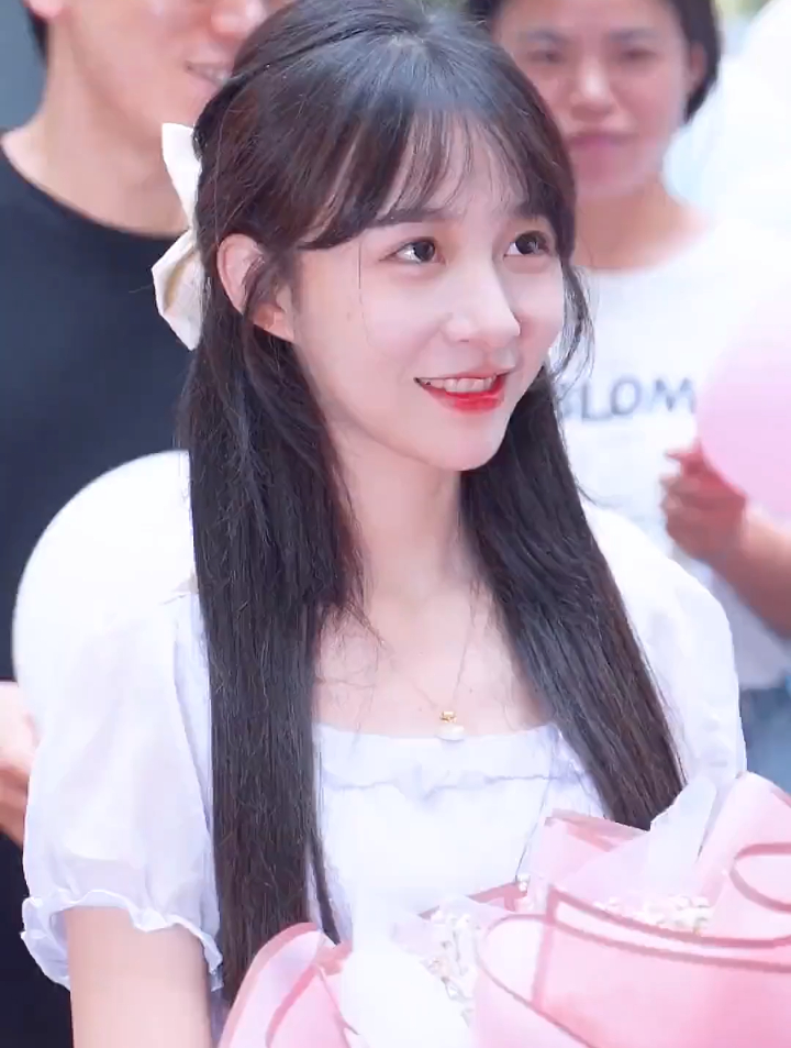 世上事物都明码标价,而他爱你这件事却是无价