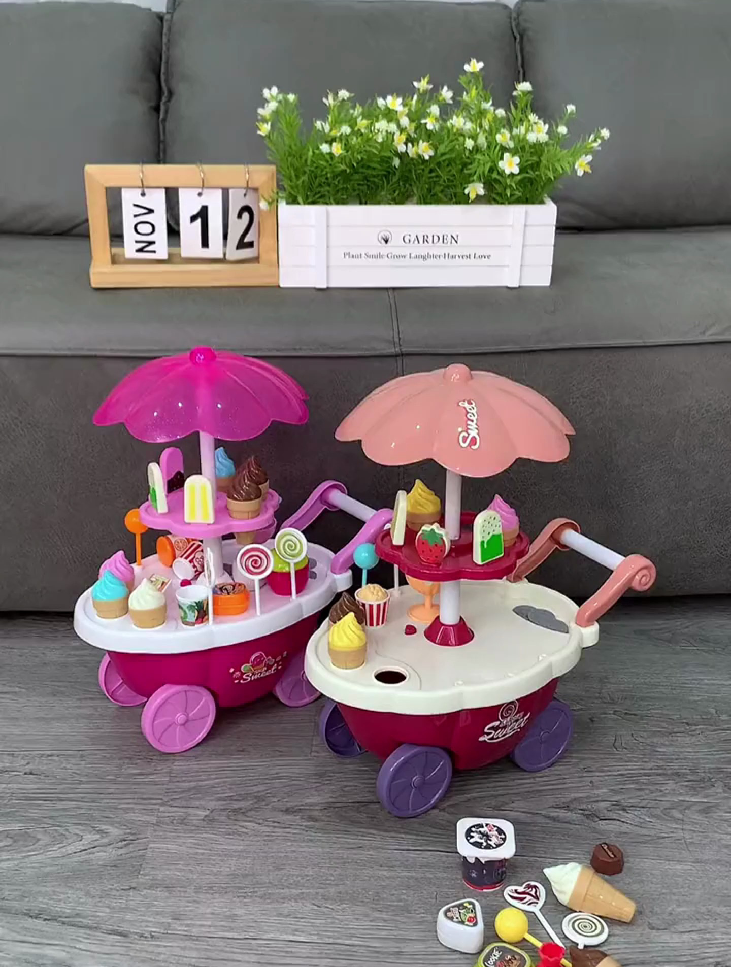 多功能旋转冰淇淋推车,小朋友都喜欢,孩子的快乐很简单