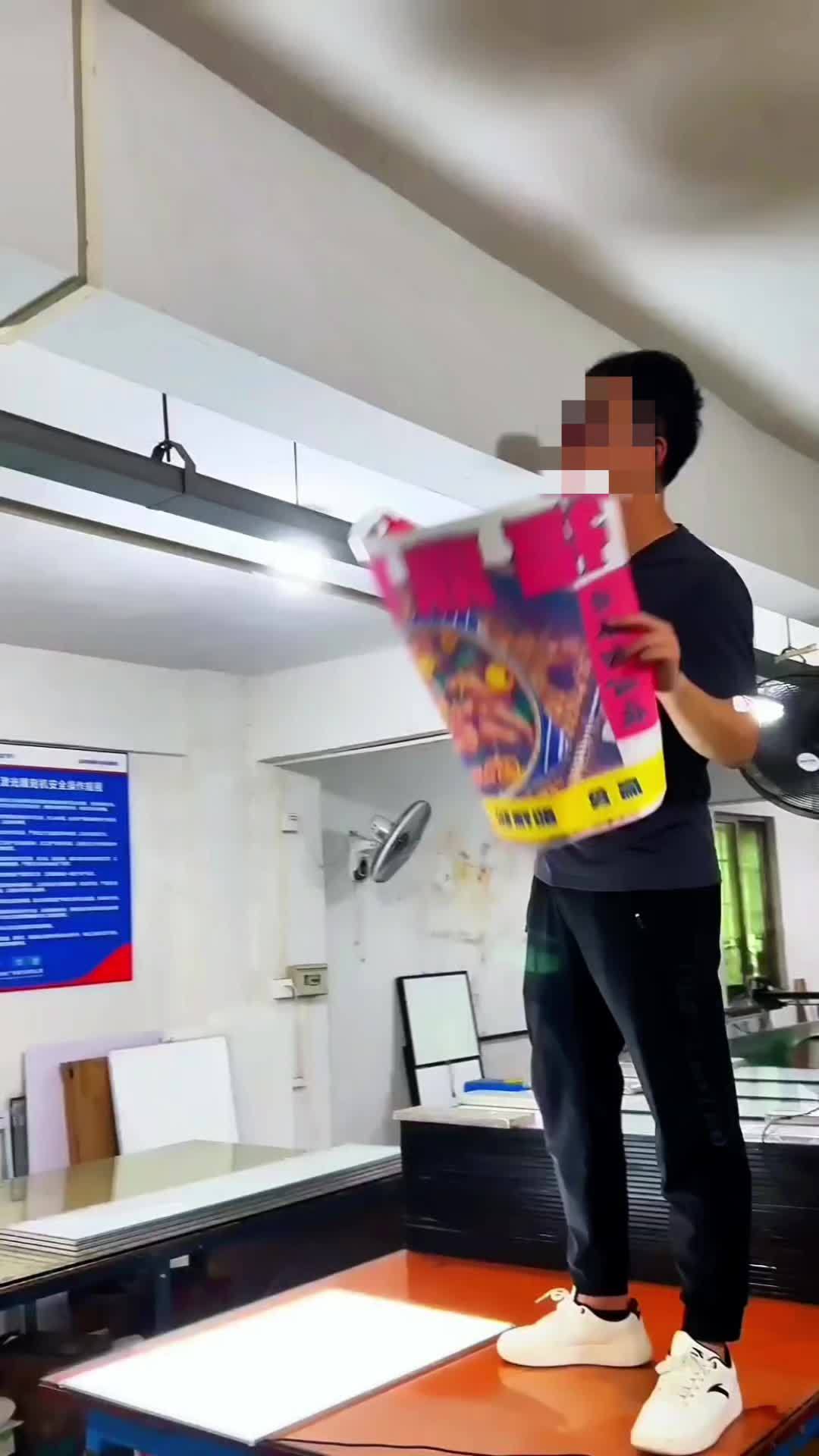 需要什么灯箱报下尺寸给你报价