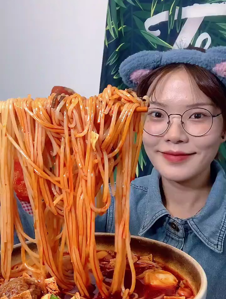 当螺蛳粉遇上鱼籽福袋,简直不要太美味