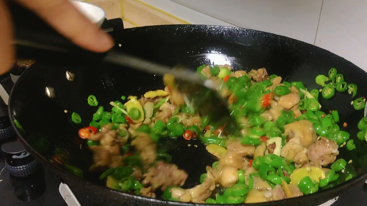 超级下饭川味椒麻鸡,鸡肉香辣嫩滑,不容错过的美味