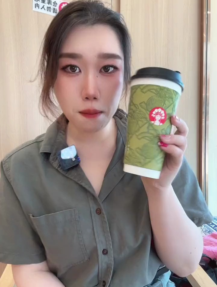 霸王茶姬人气单品强势回归,蜜瓜味超好喝!