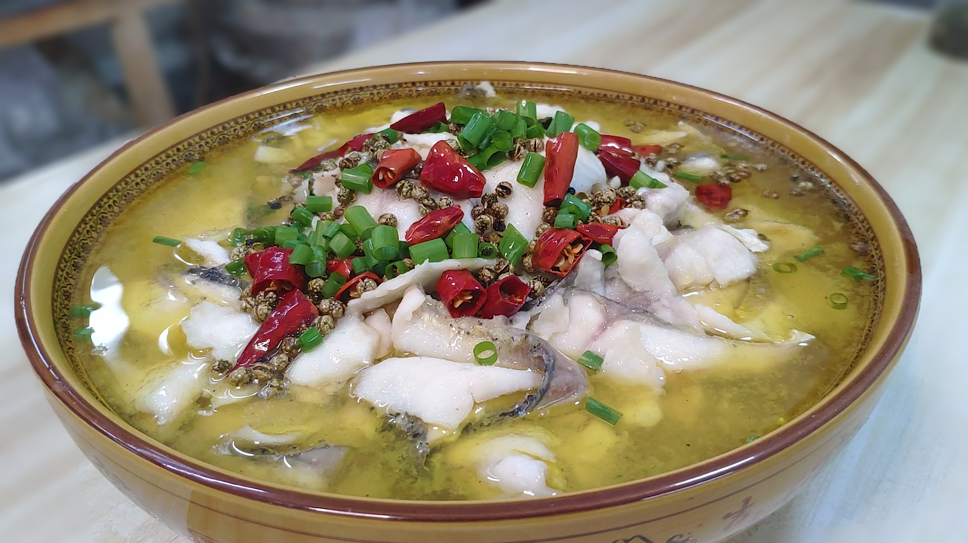 天热胃口不好,教你做一道酸汤鱼,做法简单入口酸爽,开胃又解馋