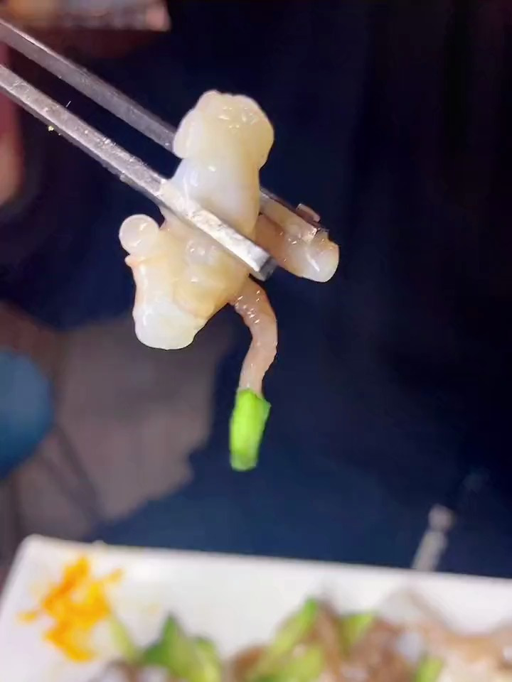 听说过活章鱼料理 唯美食不能辜负