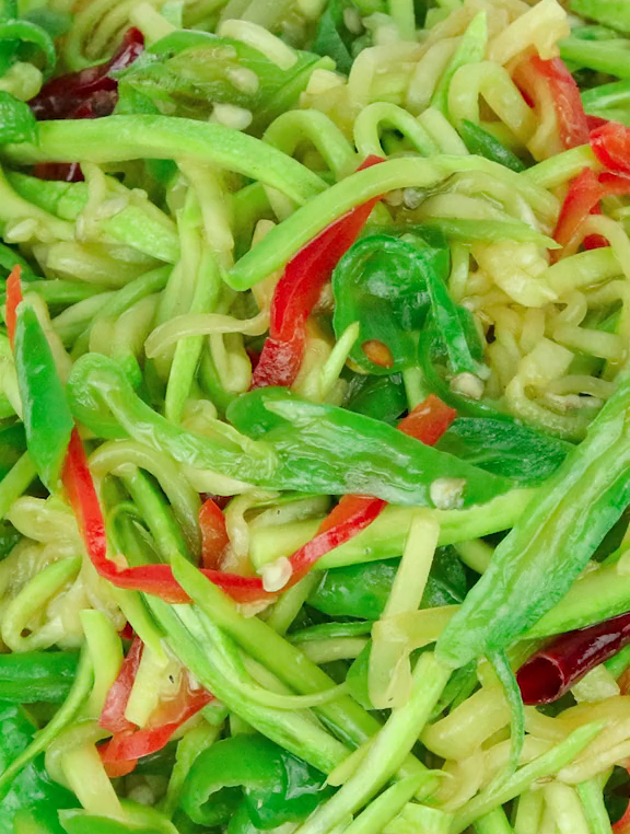 青椒炒西葫芦-分享美食制作美味必学-香喷喷-中国特色美食