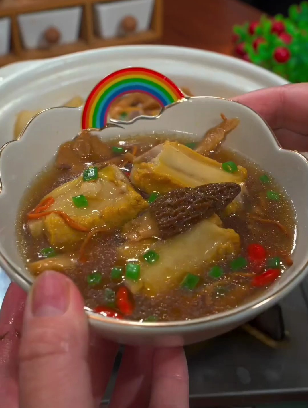 冬吃萝卜夏吃姜,一定要多给家人安排这个菌菇萝卜排骨汤!