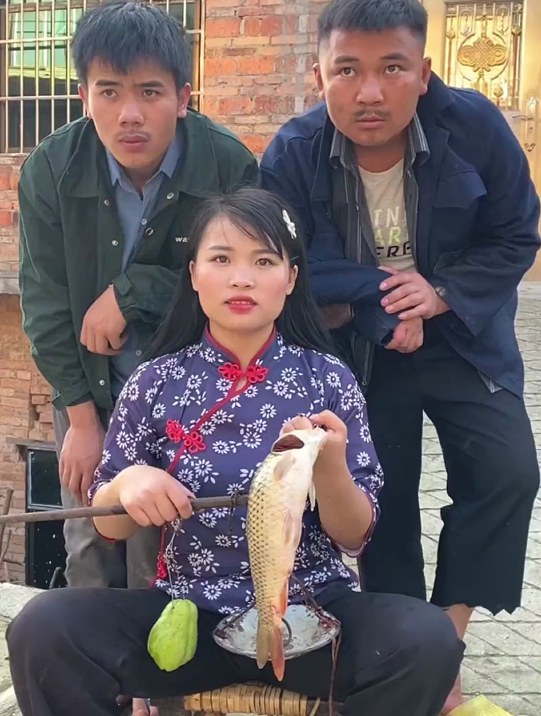 五块钱买了一条鱼尾