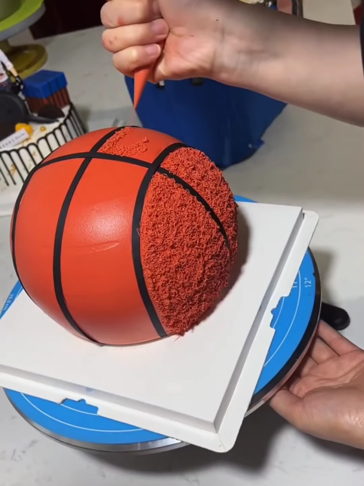 篮球形状的蛋糕,太可爱了!