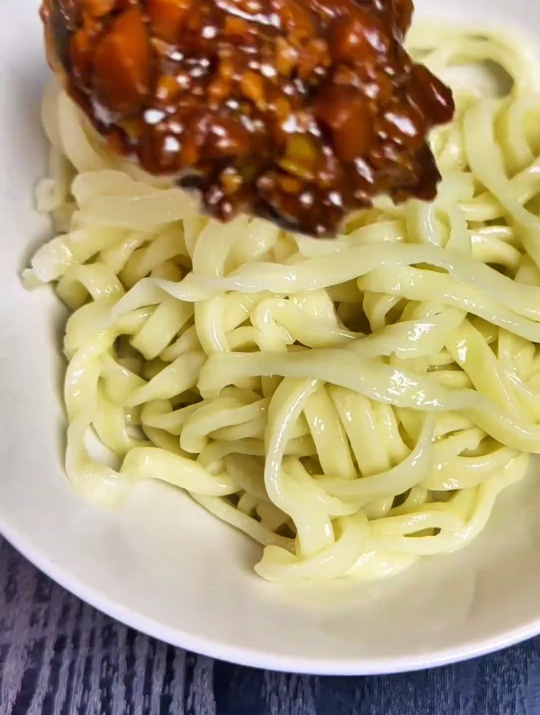 比老北京炸酱面还好吃,香菇肉酱面