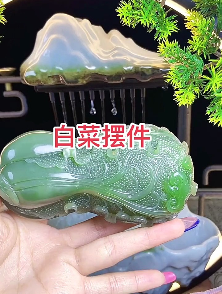 和田玉白菜摆件,色泽均匀