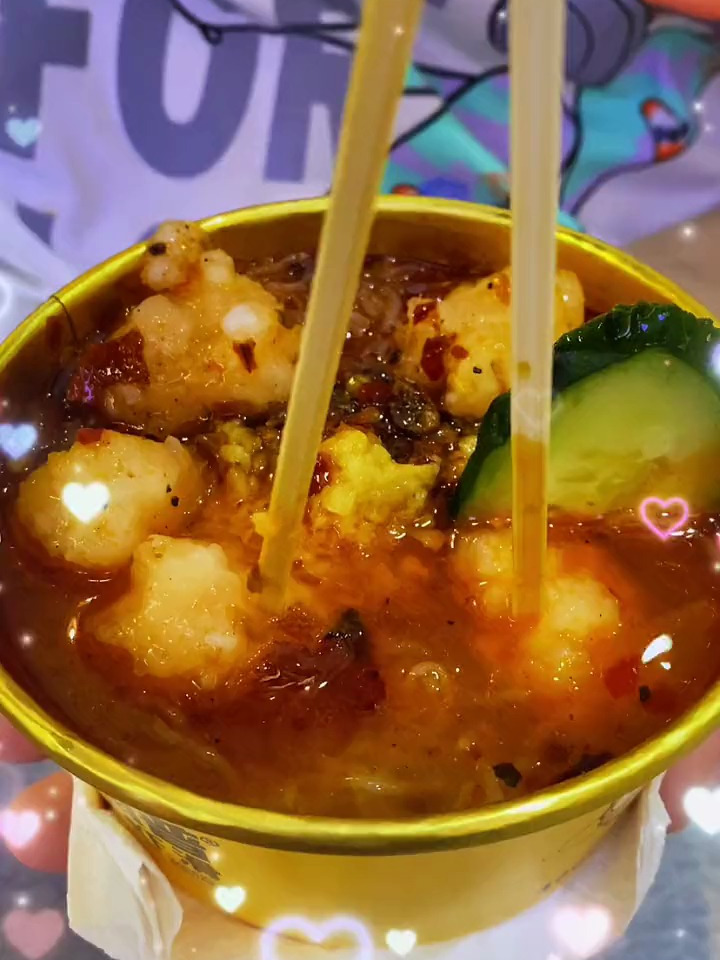 不用去火锅店也能吃到经典老火锅虾滑